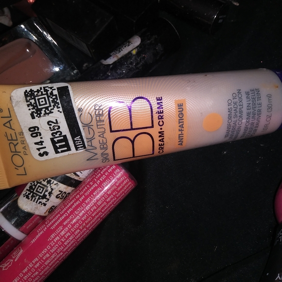 Makeup - Picture 7 of 7